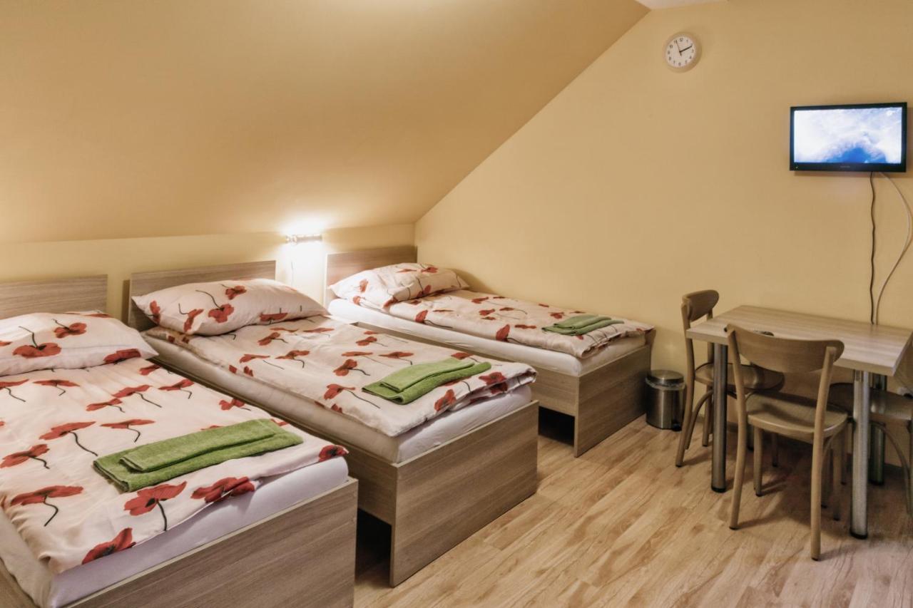 Karczma-Koszwice Bed & Breakfast Exterior photo